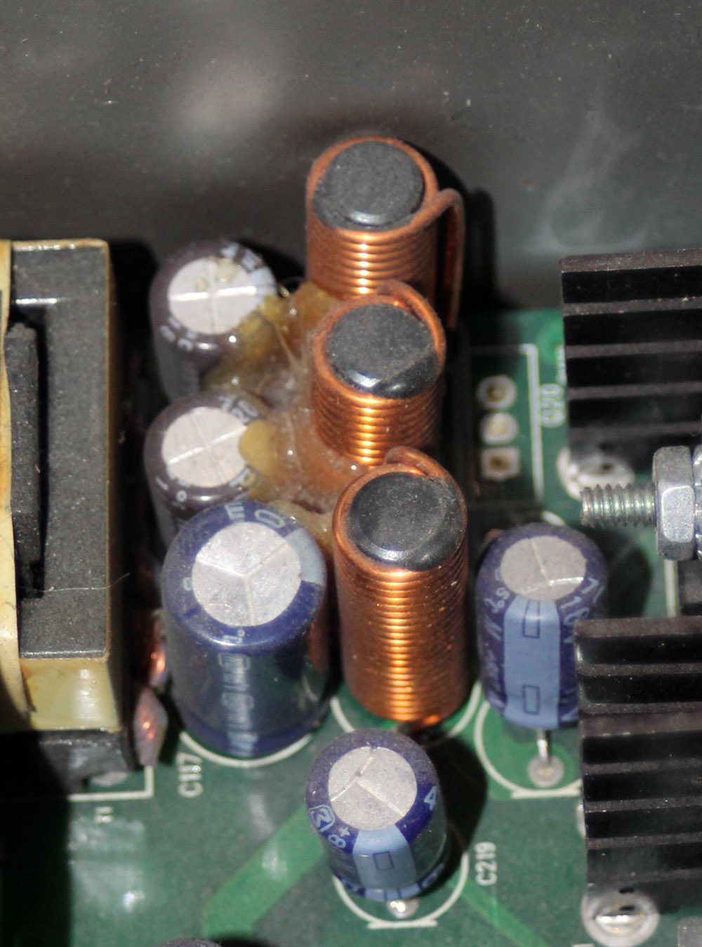 Broken capacitors in TonePort? - POD Farm / POD Studio / TonePort